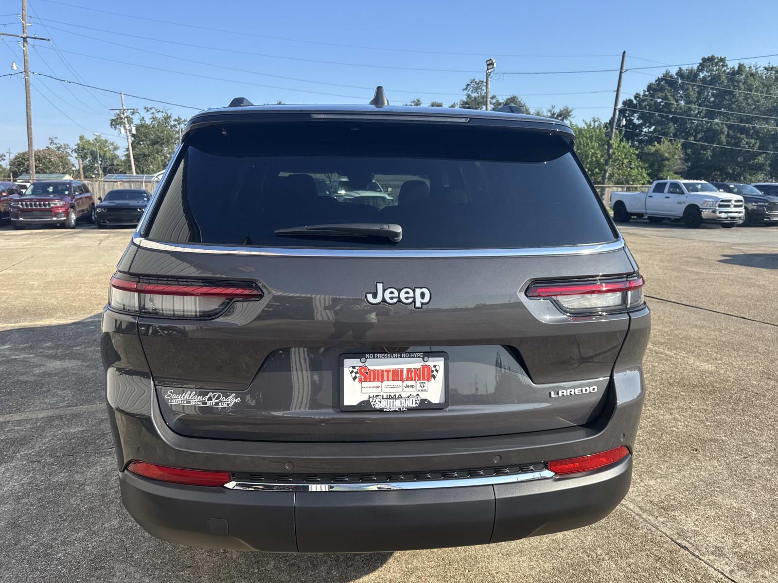 2025 Jeep Grand Cherokee Laredo X photo 4