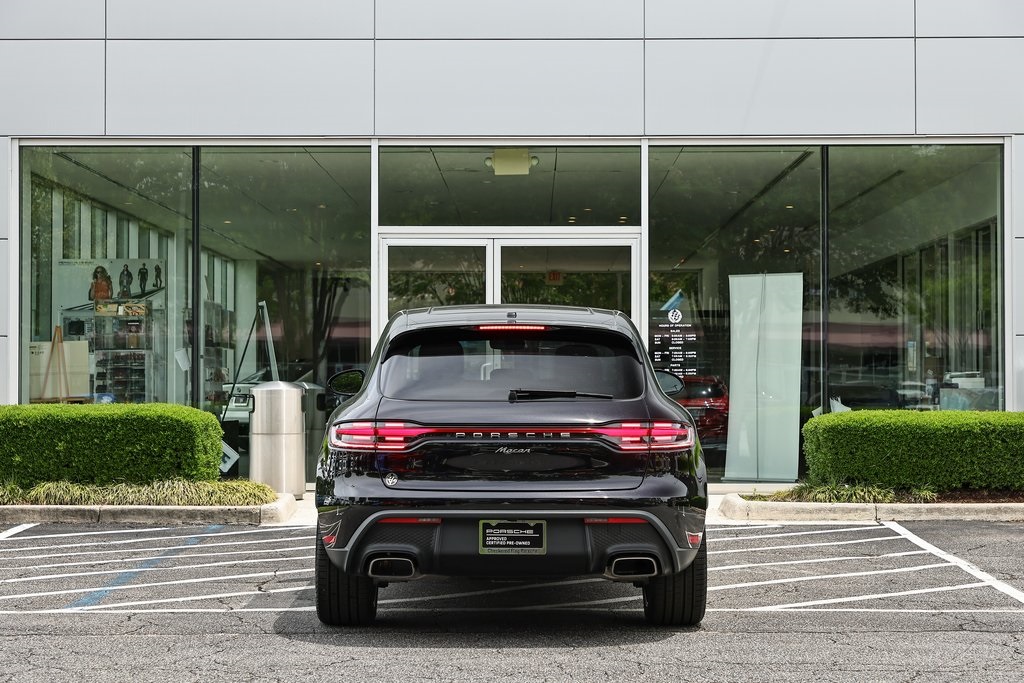2025 Porsche Macan T photo 6