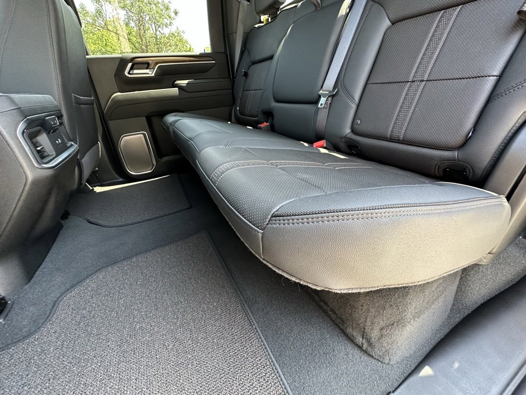 2025 Chevrolet Silverado 2500HD High Country photo 24