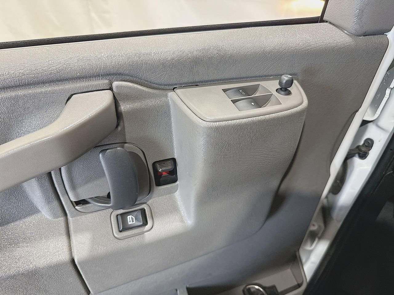 2023 Chevrolet Express Cargo Van photo 18