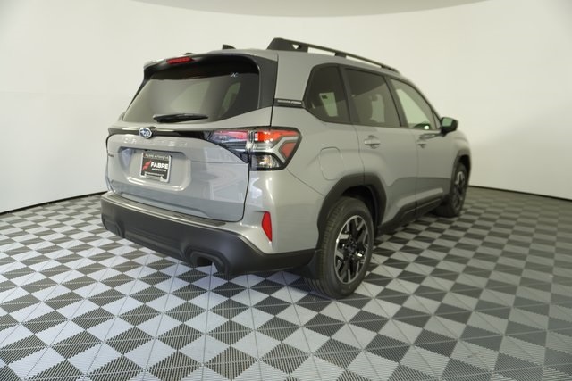 2025 Subaru Forester Premium photo 7