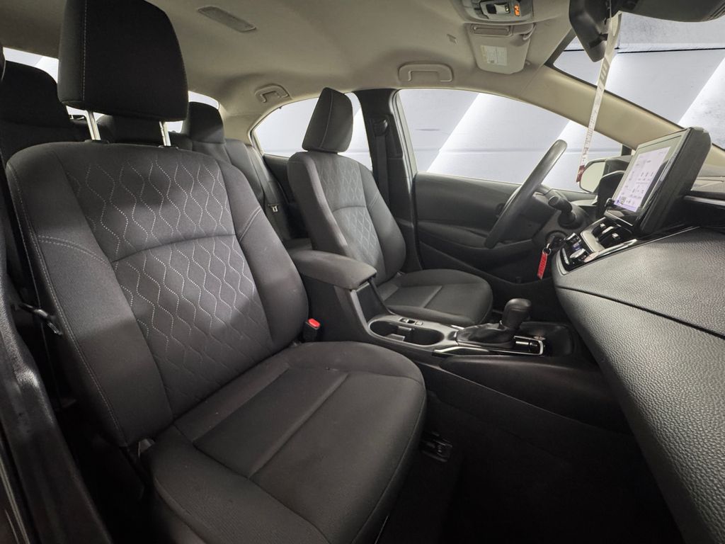 2023 Toyota Corolla LE photo 14
