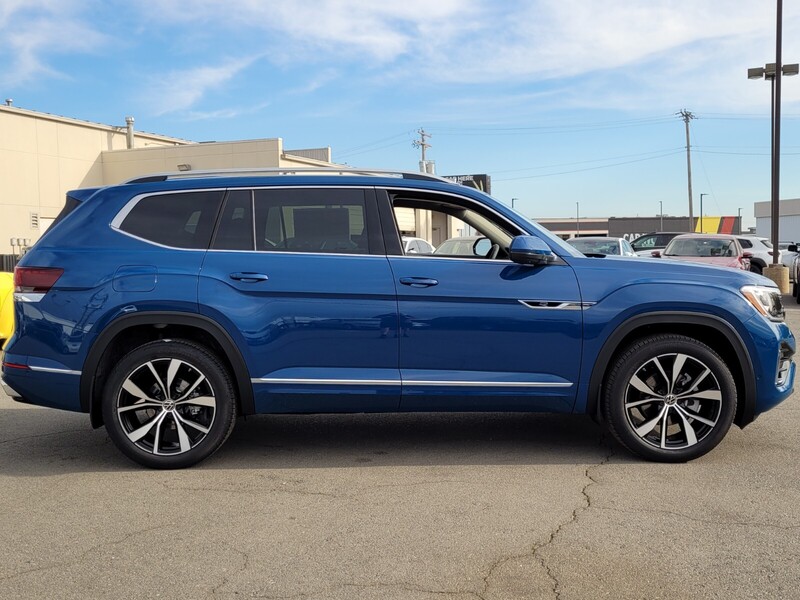 2025 Volkswagen Atlas SEL Premium R-Line photo 2
