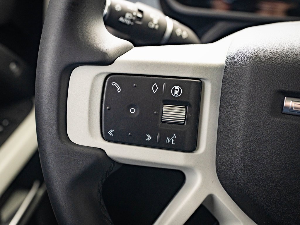 2024 Land Rover Defender 110 S photo 20