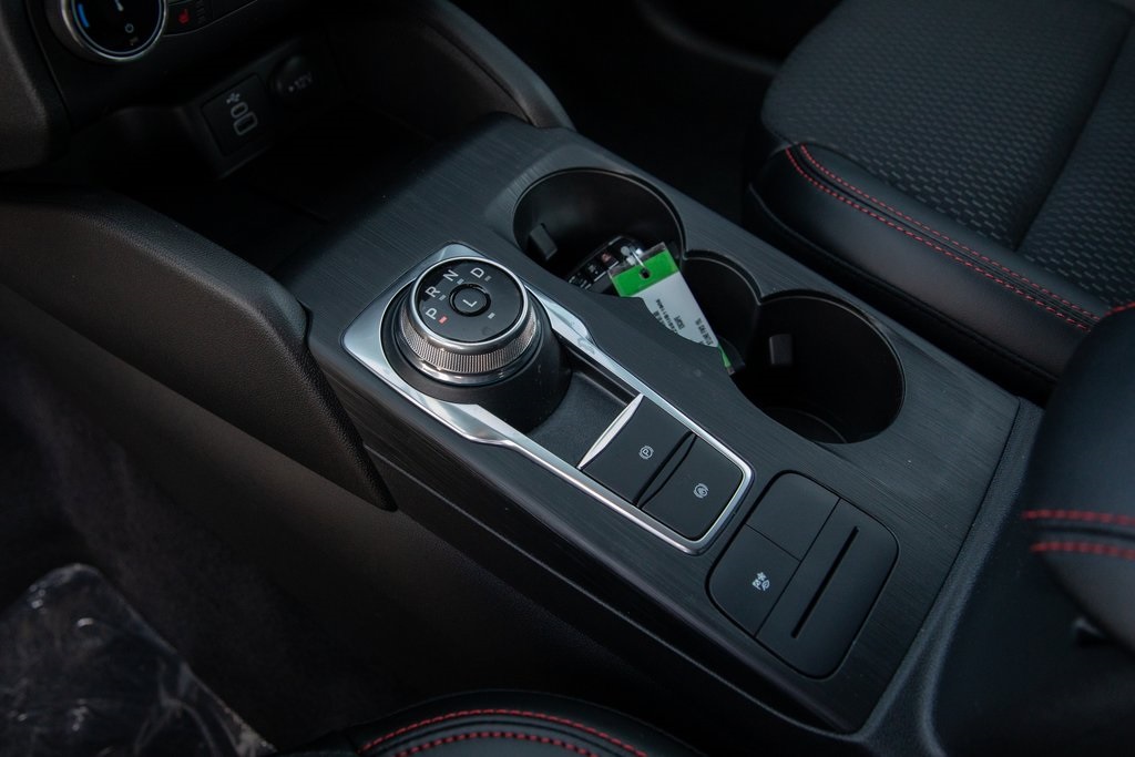 2025 Ford Escape ST-Line photo 33