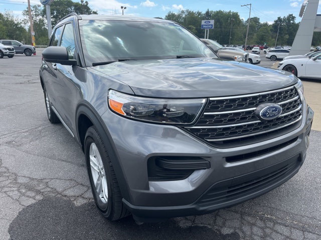2022 Ford Explorer XLT photo 2