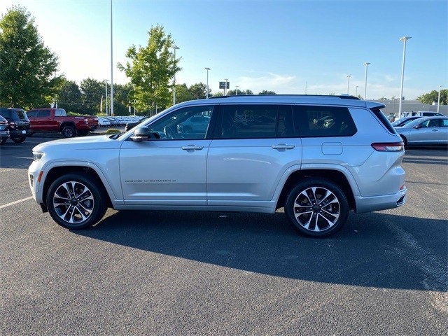 2021 Jeep Grand Cherokee Overland photo 4