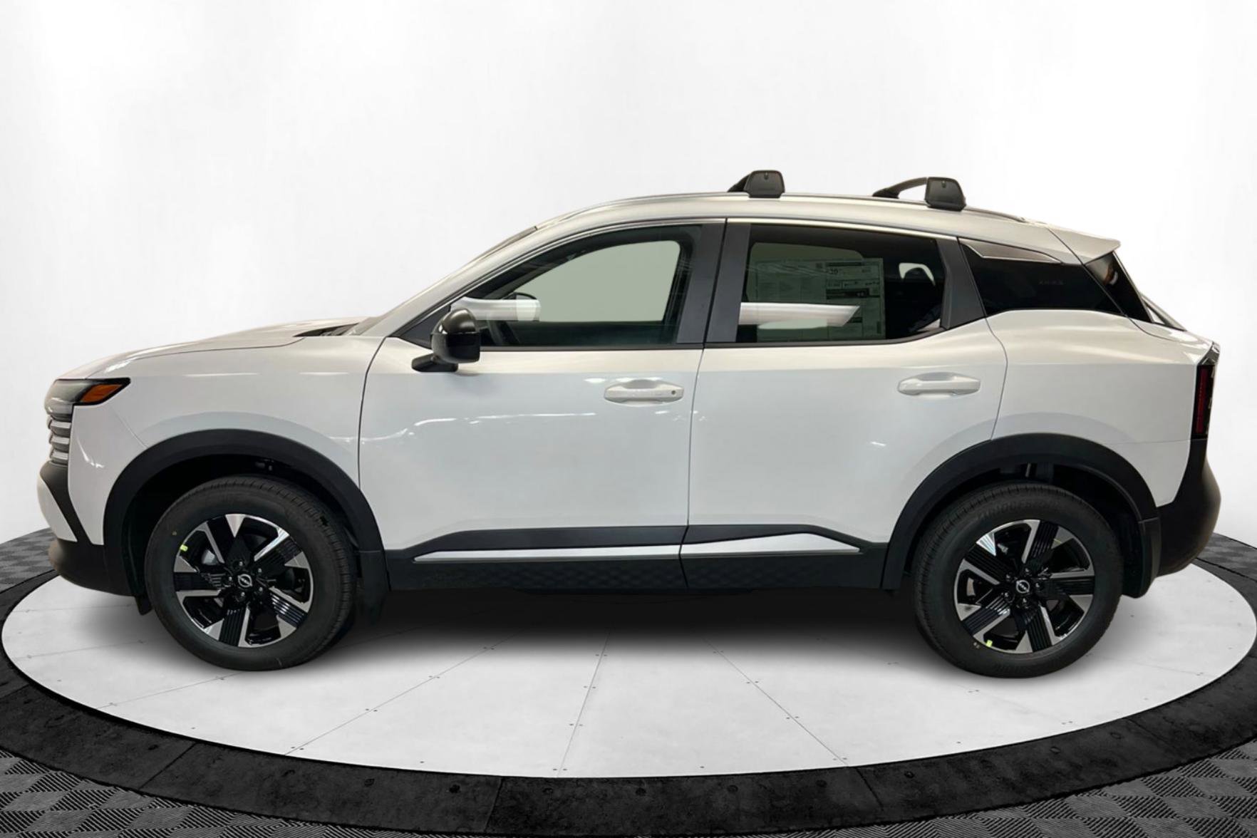 2026 Nissan Kicks SV photo 2