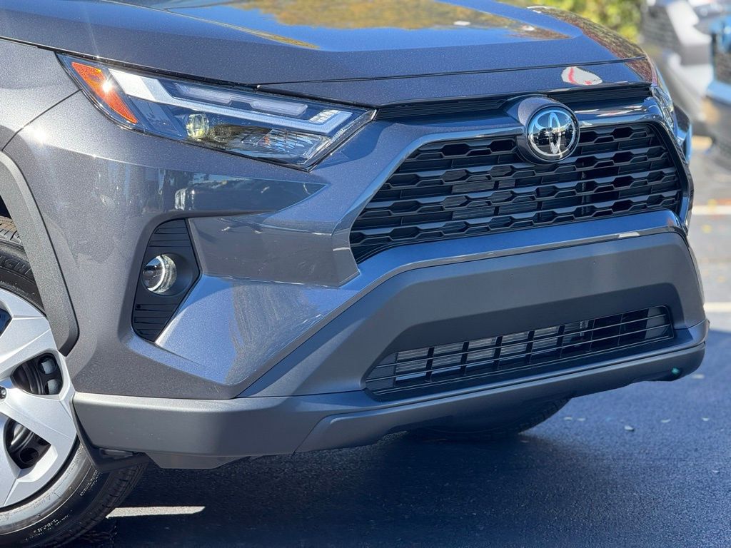 2025 Toyota RAV4 LE photo 2