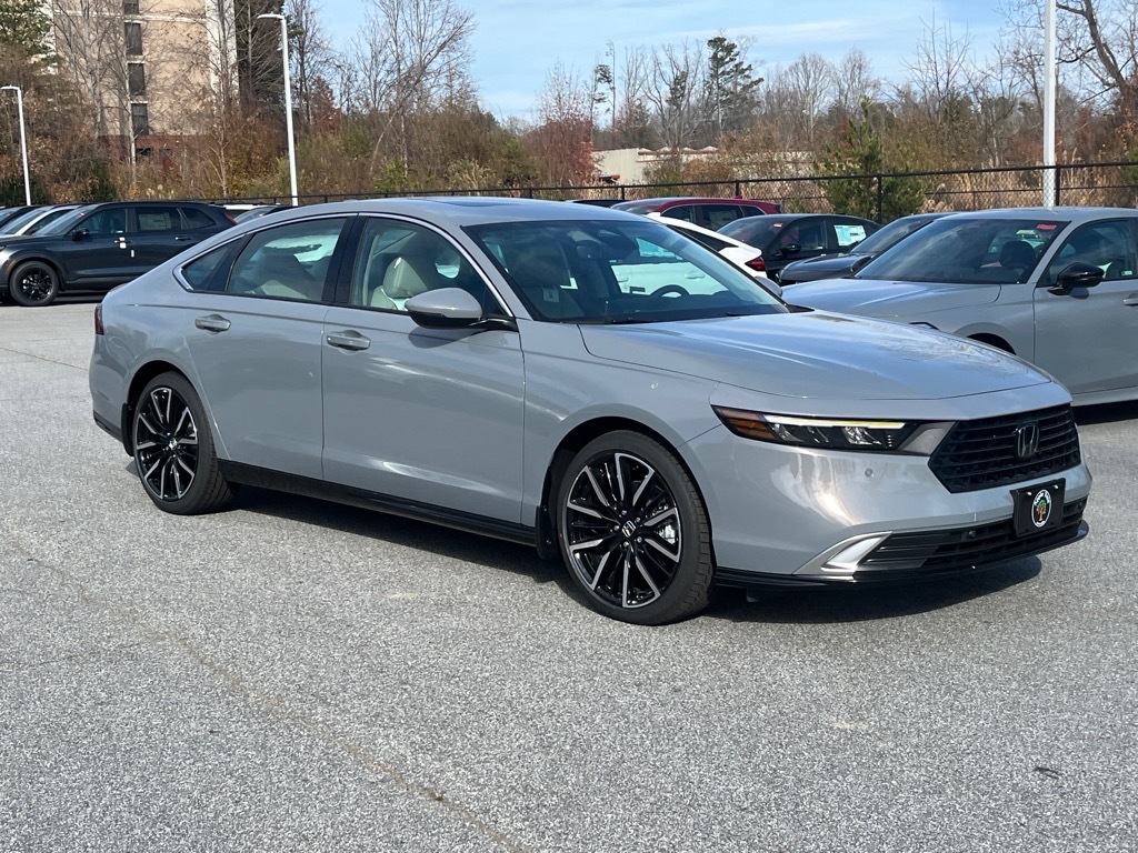 2025 Honda Accord Hybrid Touring's photo