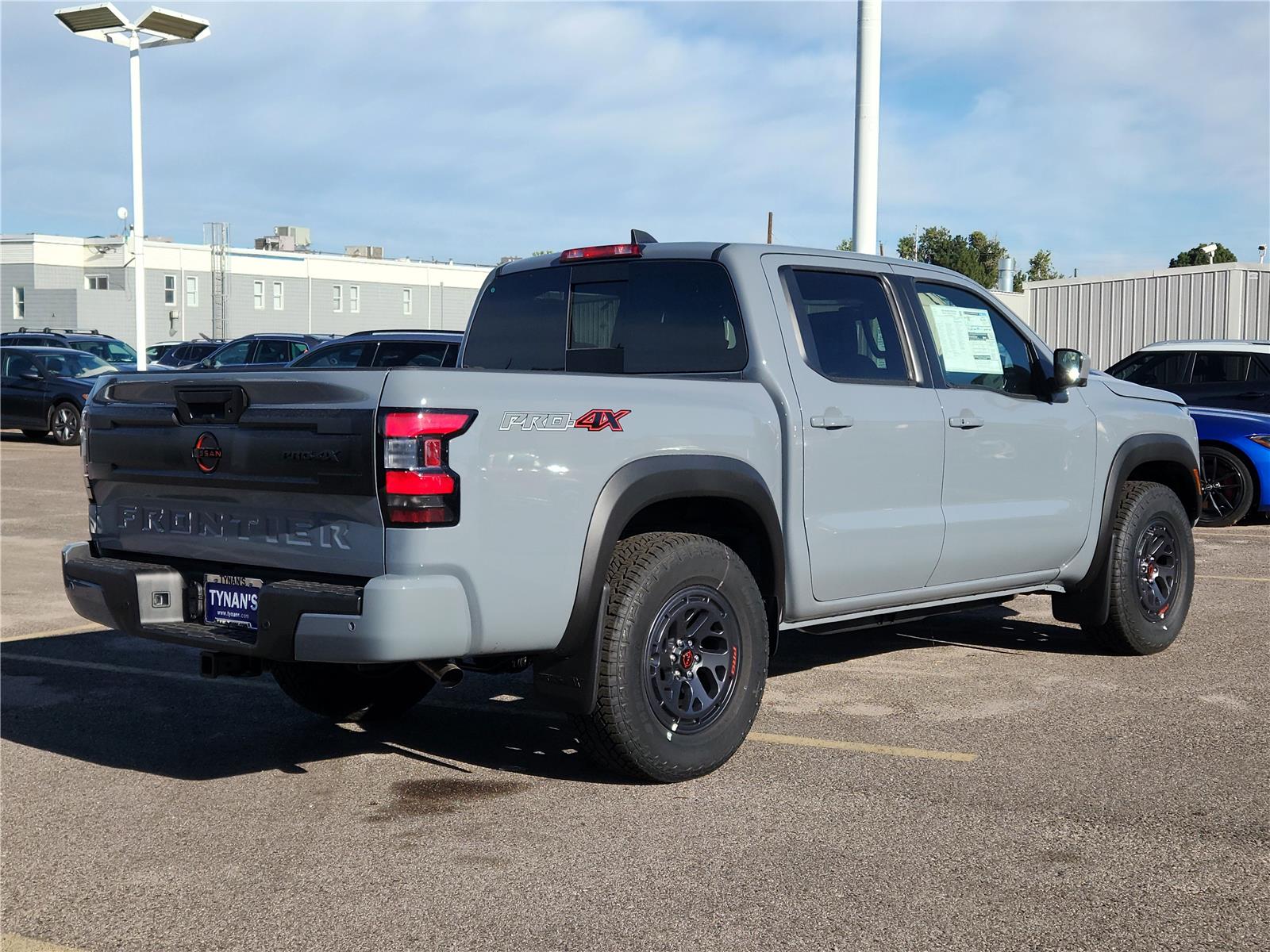 2025 Nissan Frontier Crew Cab PRO-4X photo 3