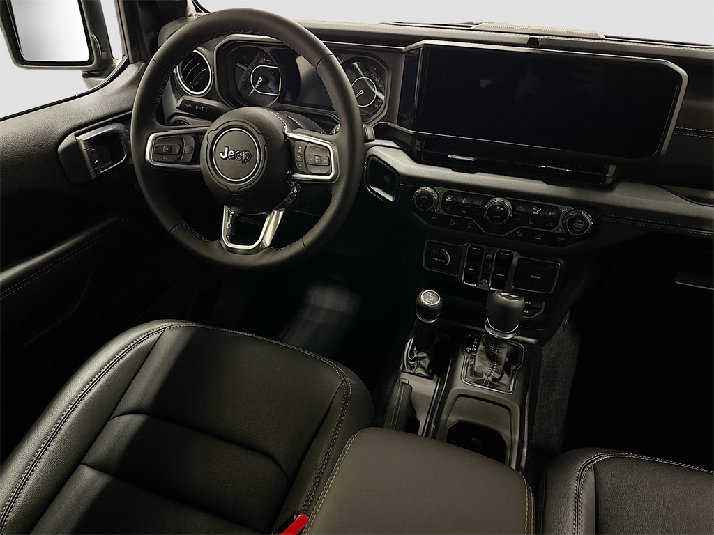 2025 Jeep Wrangler Sahara photo 5