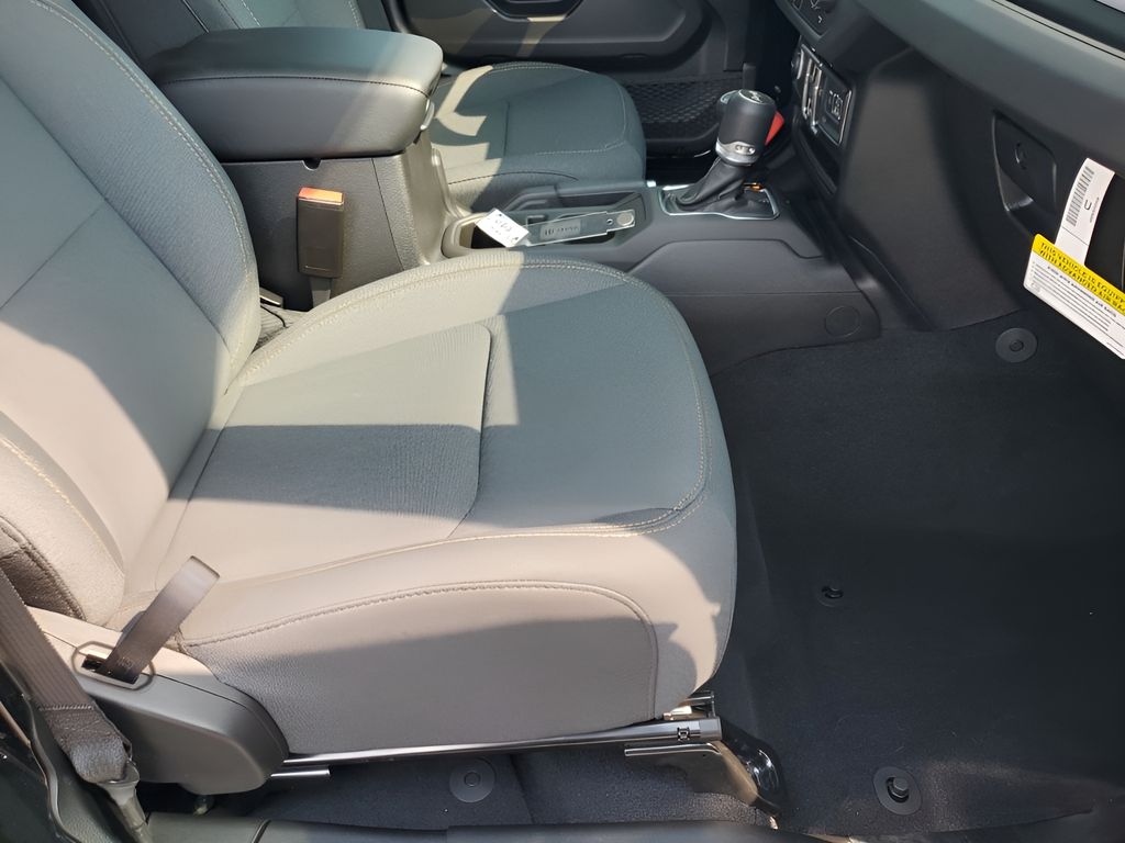 2025 Jeep Wrangler Sport photo 15