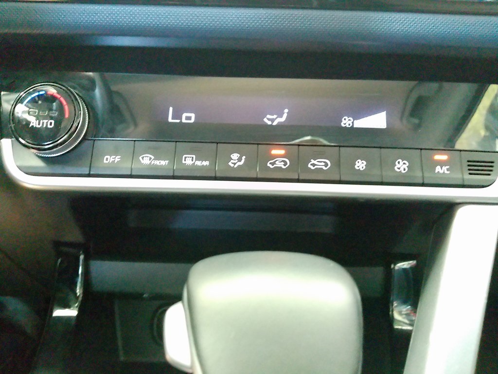 2022 Kia Seltos S photo 27