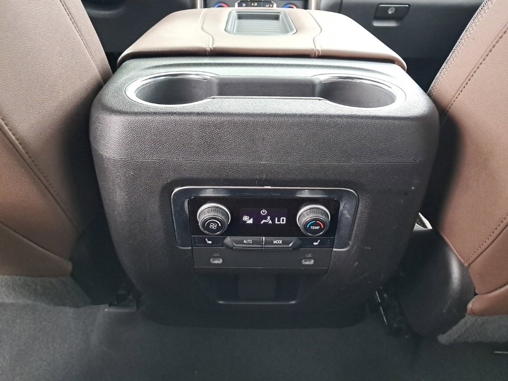 2023 Chevrolet Suburban High Country photo 24