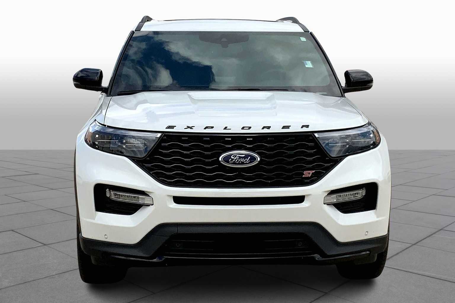 2023 Ford Explorer ST photo 2