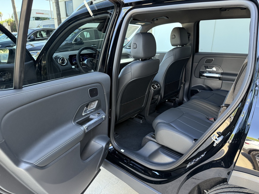 2025 Mercedes Benz EQB photo 12