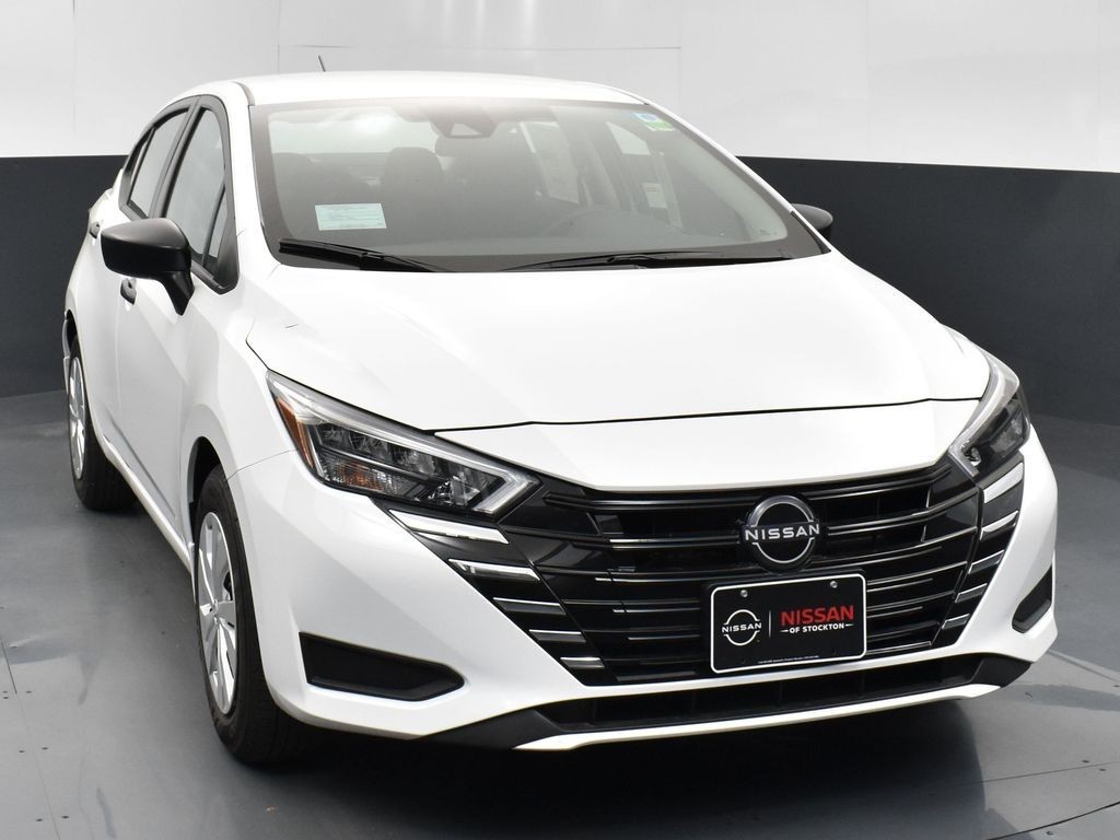 2025 Nissan Versa Sedan S's photo