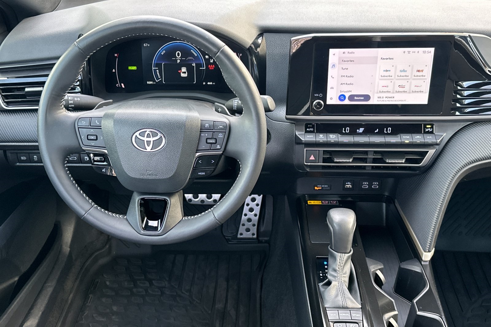 2025 Toyota Camry XSE photo 9