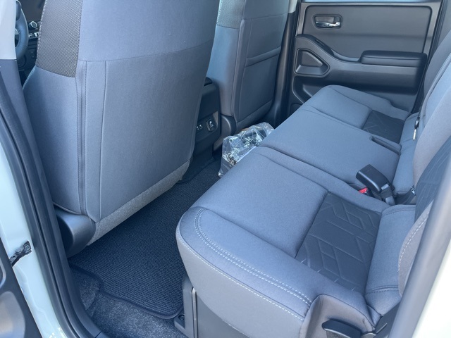 2025 Nissan Frontier Crew Cab SV photo 25