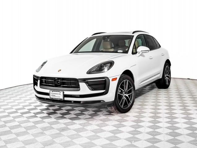 2025 Porsche Macan 