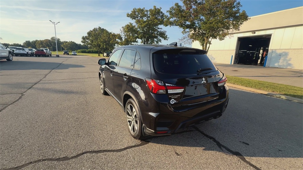 2022 Mitsubishi Outlander Sport SE photo 2