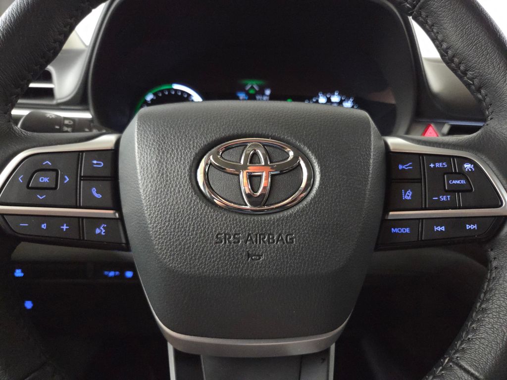 2024 Toyota Sienna XLE photo 21