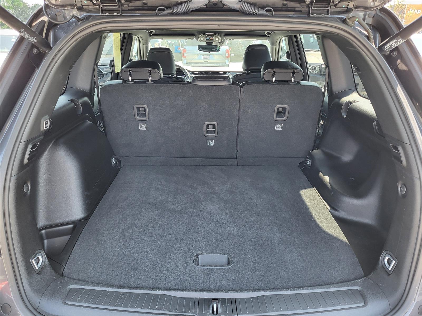 2024 Jeep Grand Cherokee Altitude photo 4