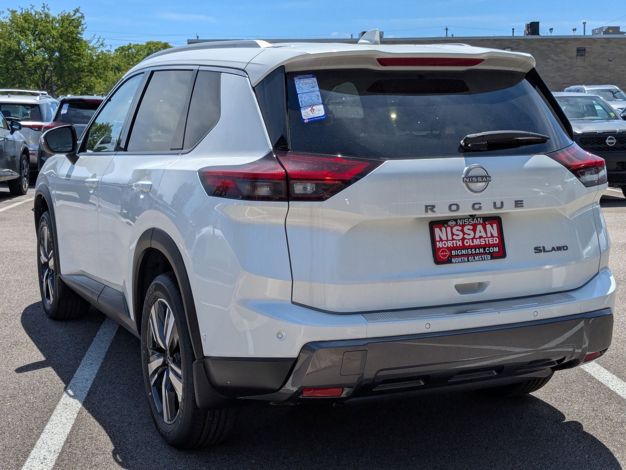 2025 Nissan Rogue SL photo 7