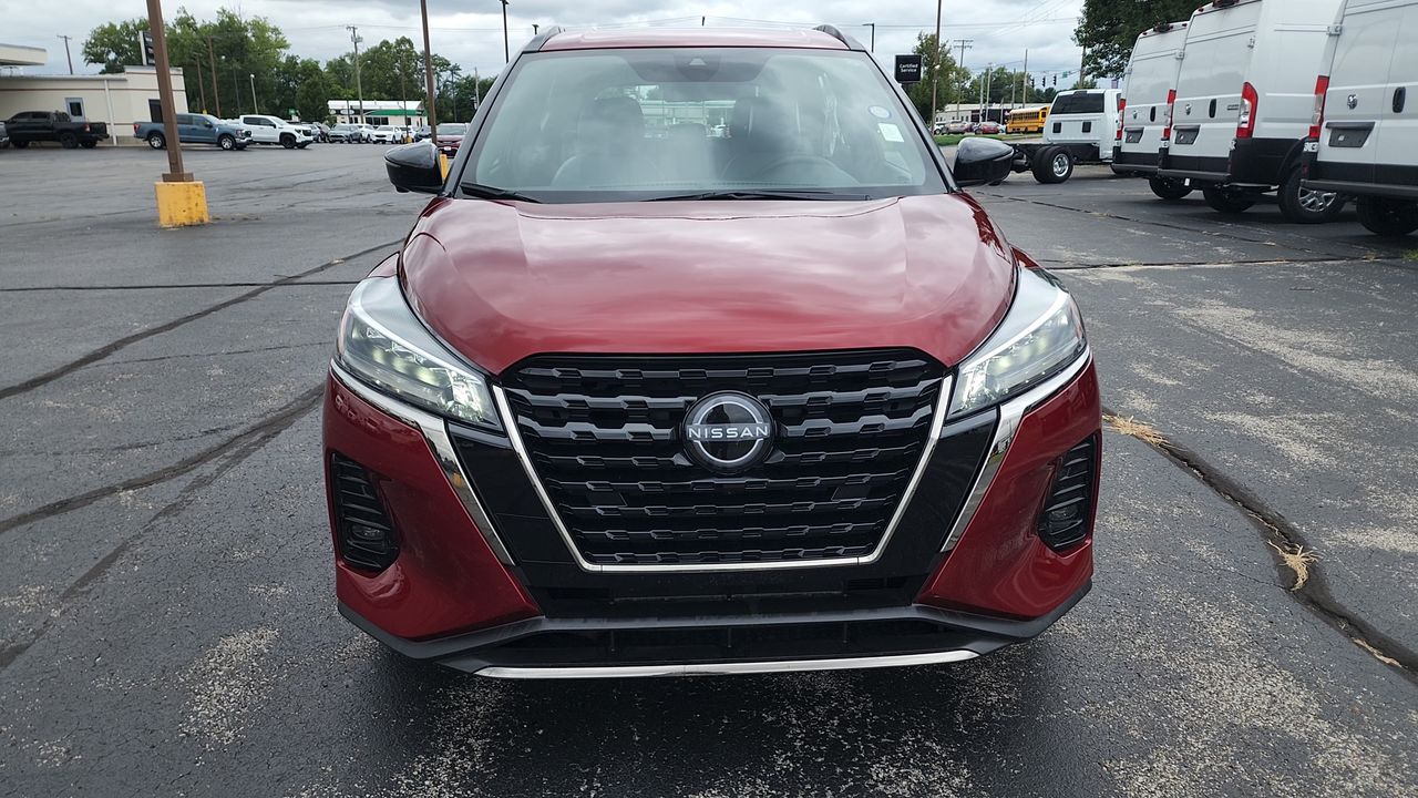 2024 Nissan Kicks SR photo 3