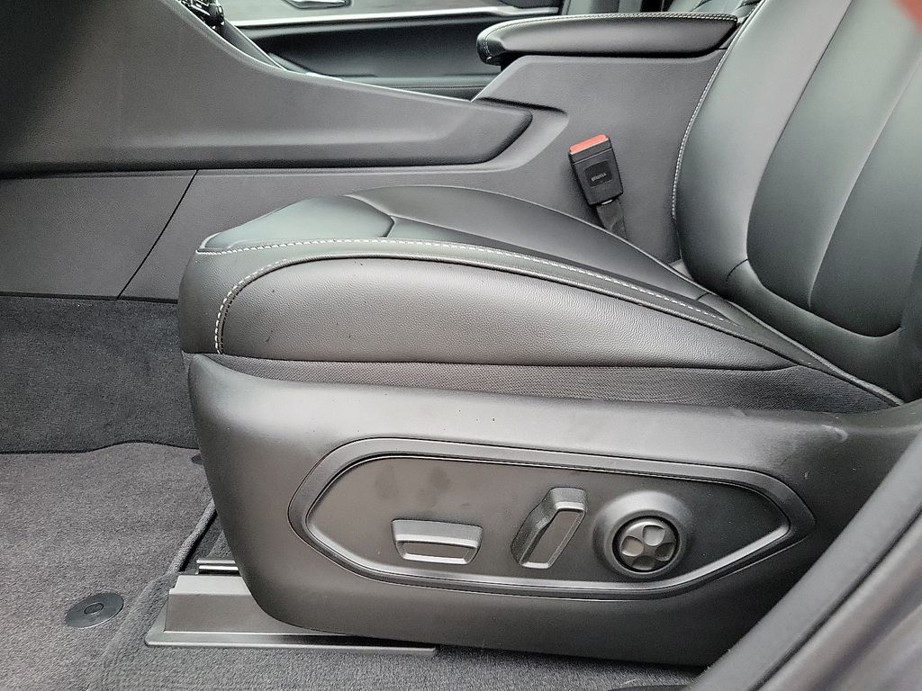 2025 Jeep Grand Cherokee Limited photo 12
