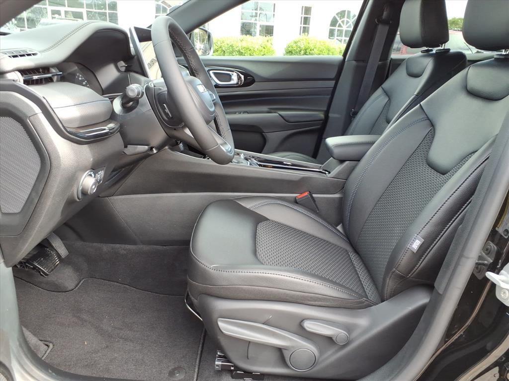 2026 Jeep Compass Latitude Altitude photo 3