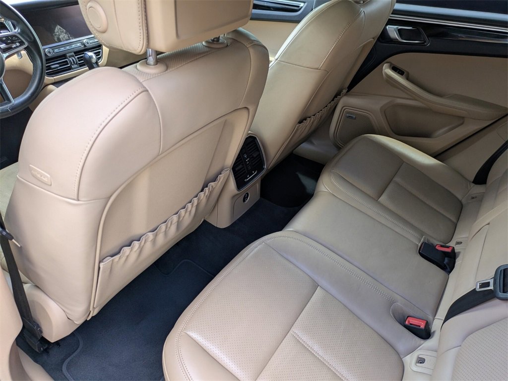 2020 Porsche Macan Base photo 13