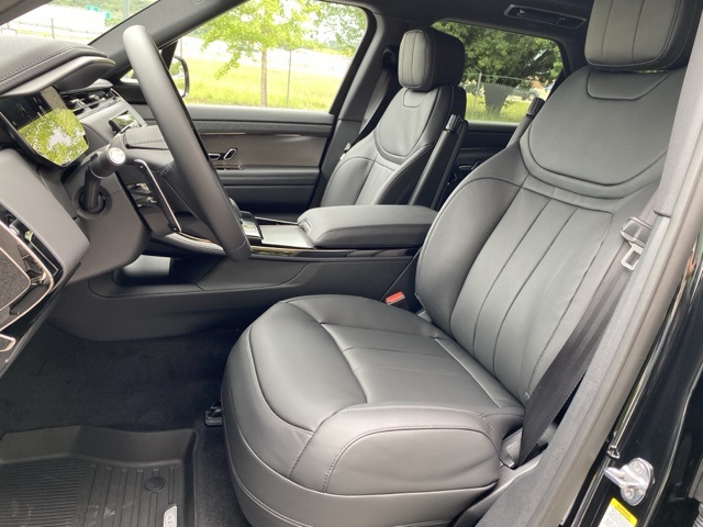 2025 Land Rover Range Rover Sport SE photo 5