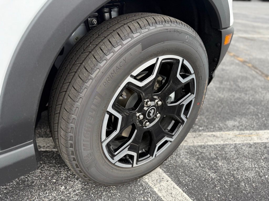 2025 Ford Bronco Sport Outer Banks photo 3