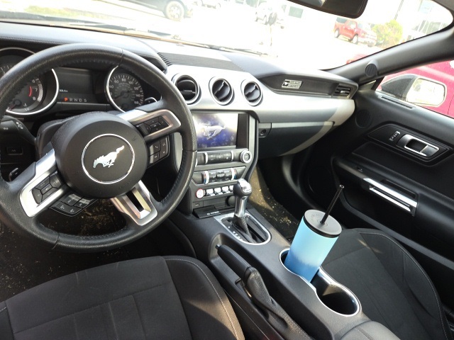 2020 Ford Mustang EcoBoost photo 6