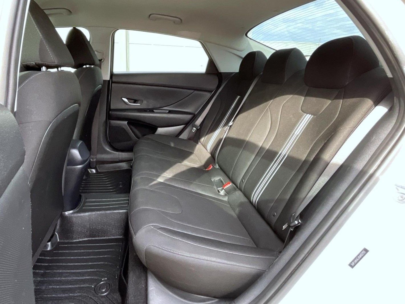 2021 Hyundai Elantra SEL photo 19