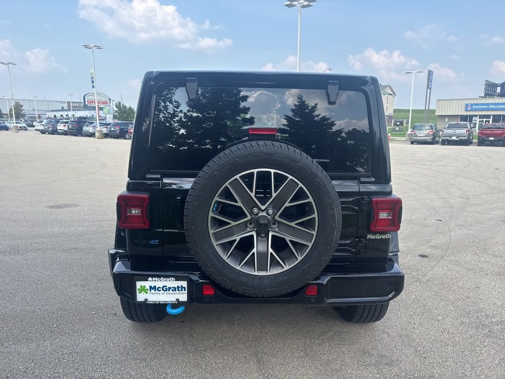 2022 Jeep Wrangler Unlimited Sahara High Altitude 4xe photo 4
