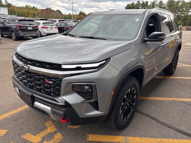 2025 Chevrolet Traverse Z71 photo 3