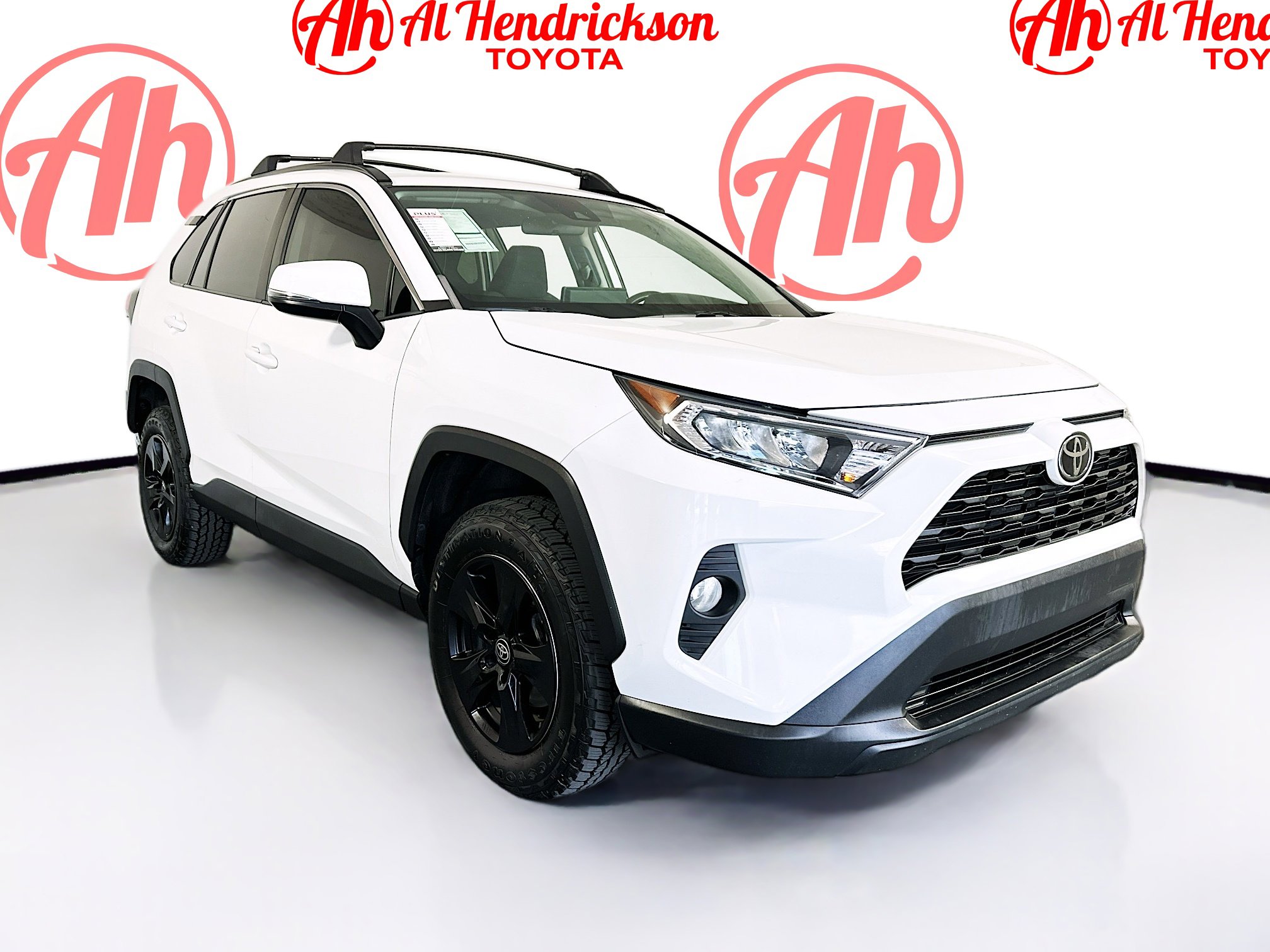 2021 Toyota RAV4 XLE's photo