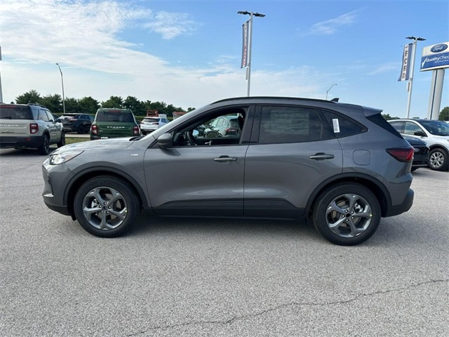 2025 Ford Escape ST-Line photo 2
