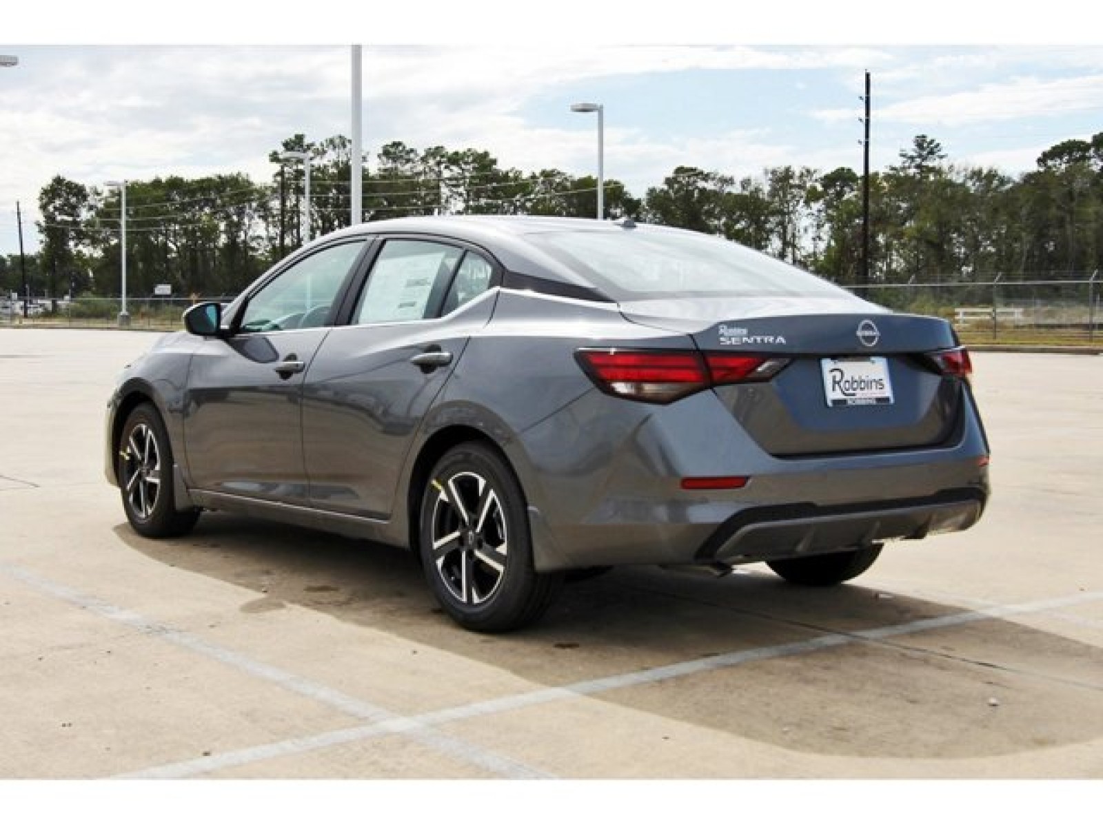 2025 Nissan Sentra SV photo 3