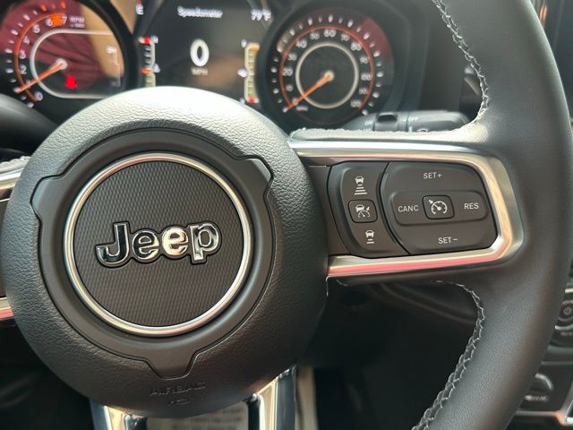 2025 Jeep Wrangler Sahara photo 20