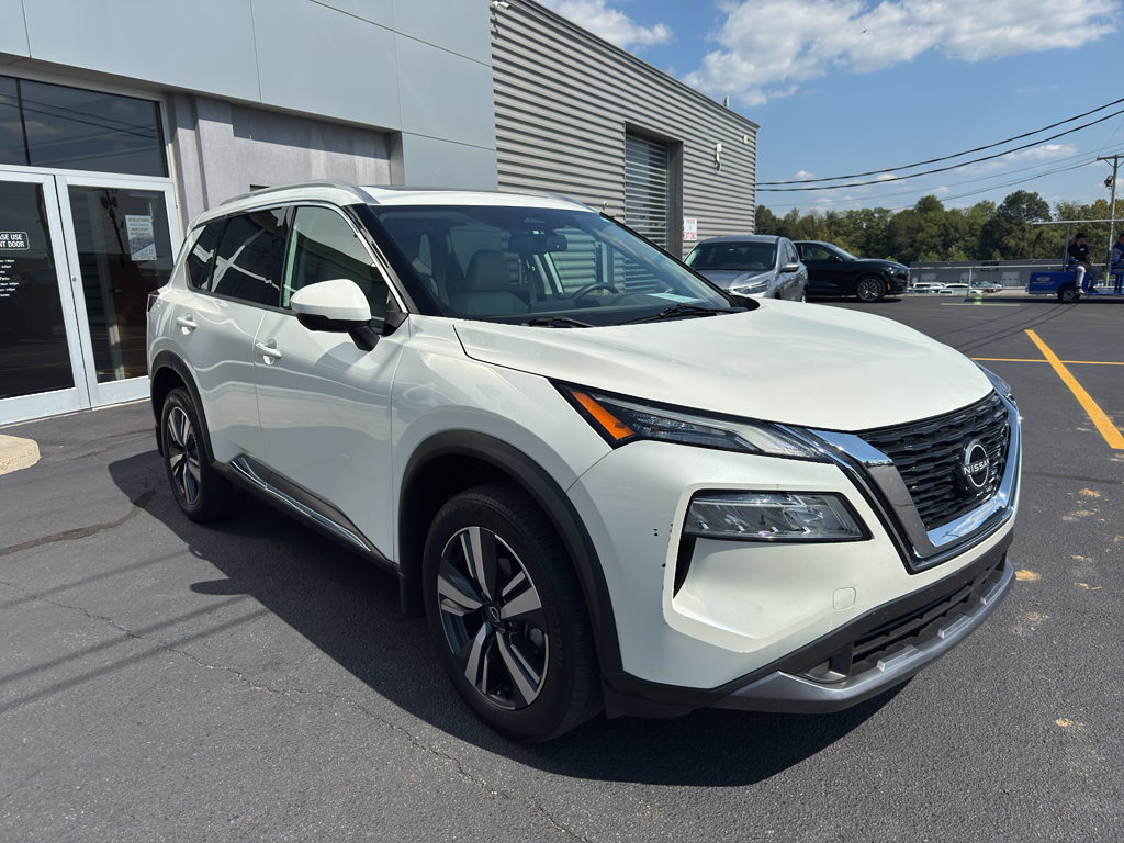 2023 Nissan Rogue SL photo 2