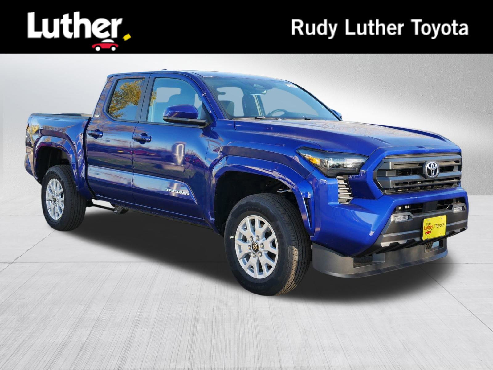 2025 Toyota Tacoma SR5's photo