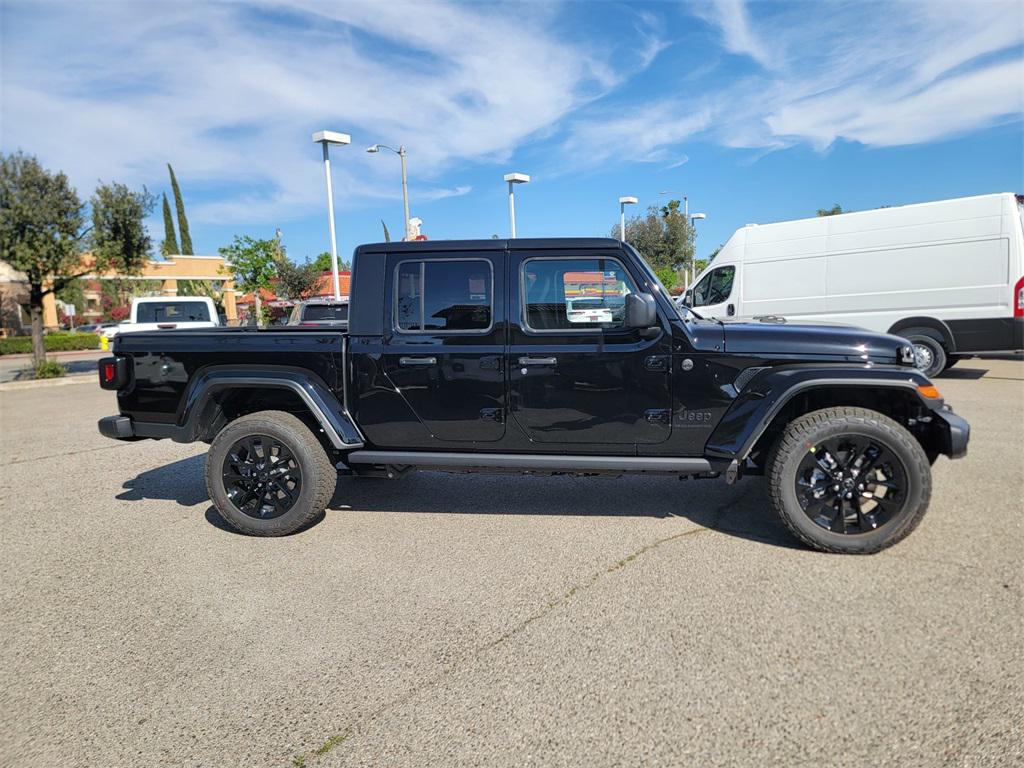 2025 Jeep Gladiator Sport photo 3