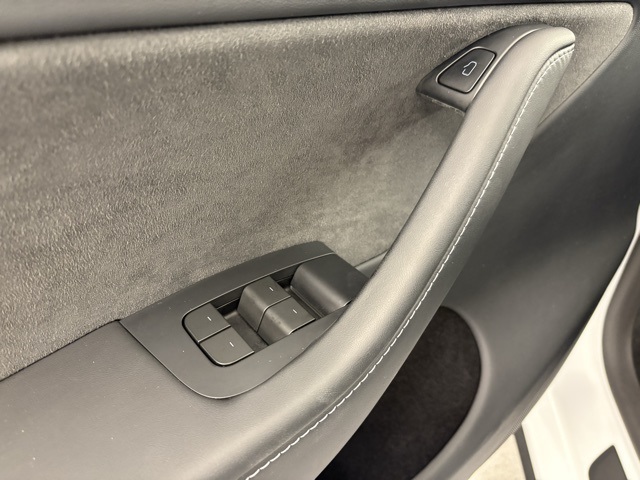2023 Tesla Model Y Long Range photo 8