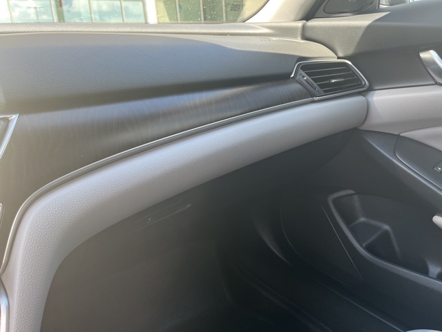 2019 Honda Accord Hybrid EX-L photo 17