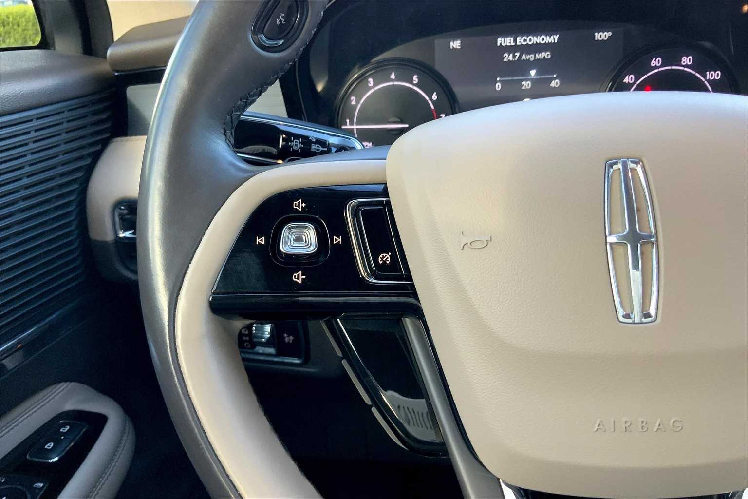 2020 Lincoln Corsair Standard photo 20