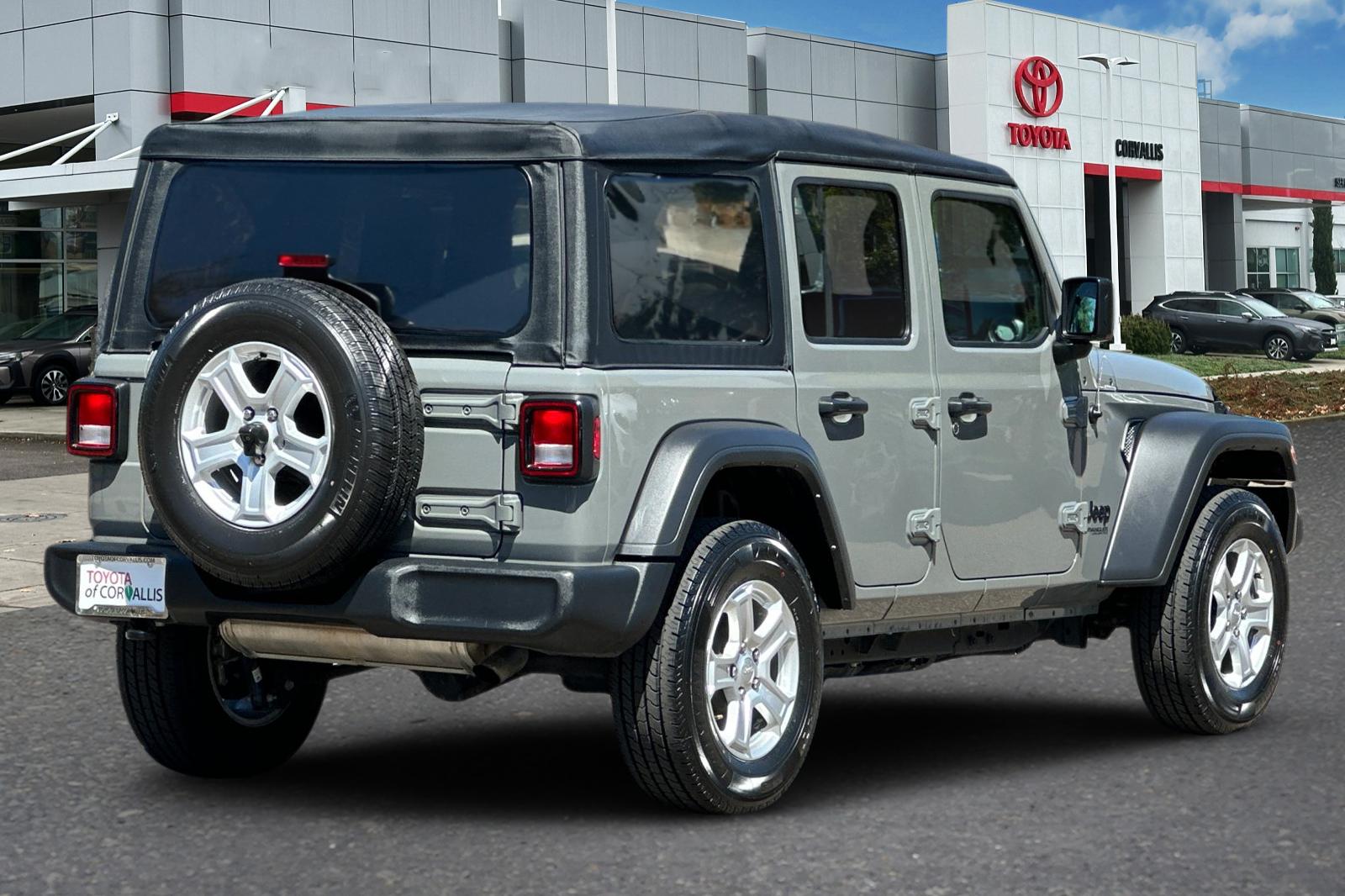 2022 Jeep Wrangler Unlimited Sport S photo 3